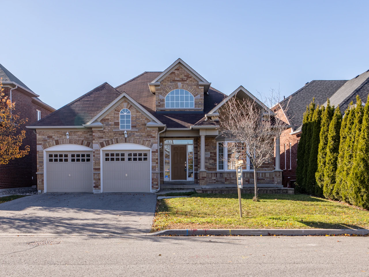 3-Bed House near Square One, Mississauga